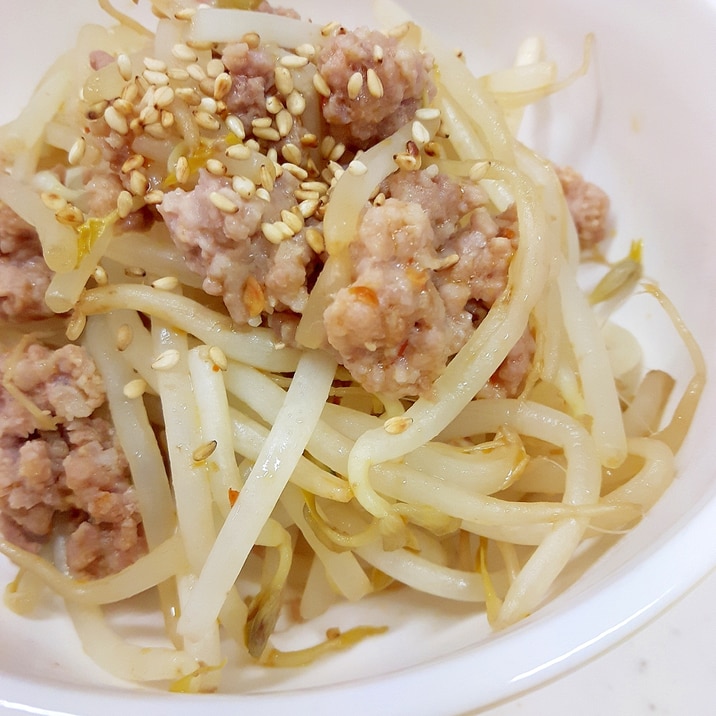 電子レンジで(^^)豚ひき肉ともやしのピリ辛蒸し♪